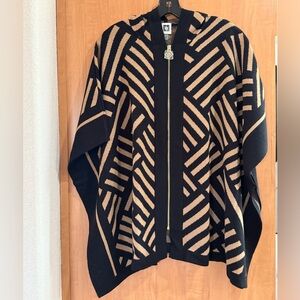 ANNE KLEIN Black & Camel Hooded Poncho Sz S  NWT